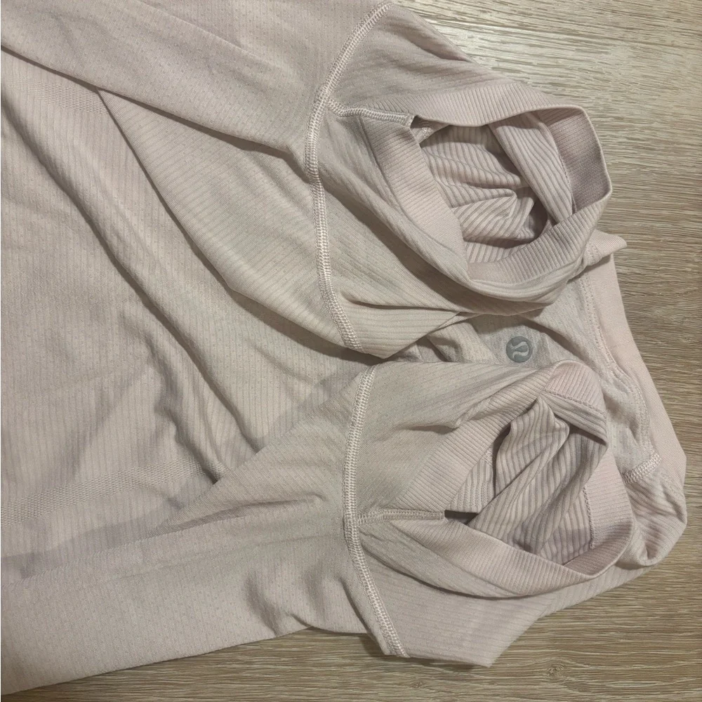 Women's lululemon swiftly tech Light Pink Short Sleeve Top - Picture 4 of 4